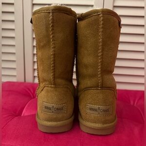 💗NWOT MINNETONKA BOOTS💗